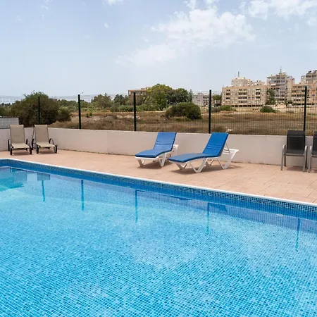 Kave Blue Mackenzie 1 Bdr Flat With Pool Apartment