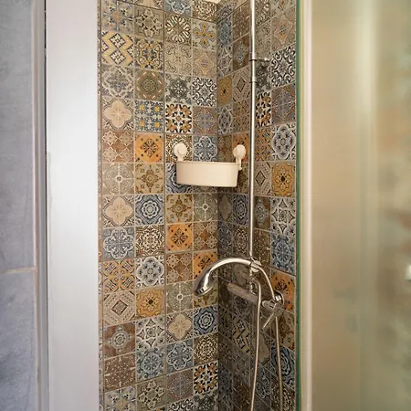 Kave Blue Mackenzie 1 Bdr Flat With Pool Apartment